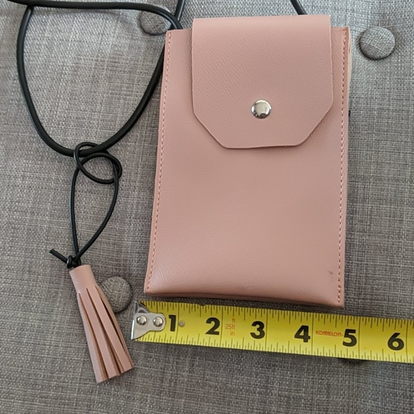 Baby pink small crossbody bag with tassle - Picture 6 of 6